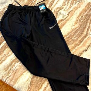 NWT Nike dry fit men’s M pants